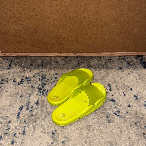 Shoes - Lime green flip flops